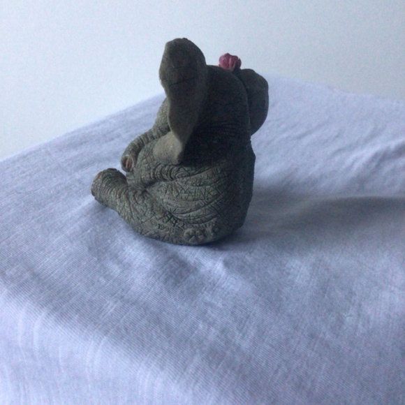 Elephant with Flower Figurine - Picture 3 of 7